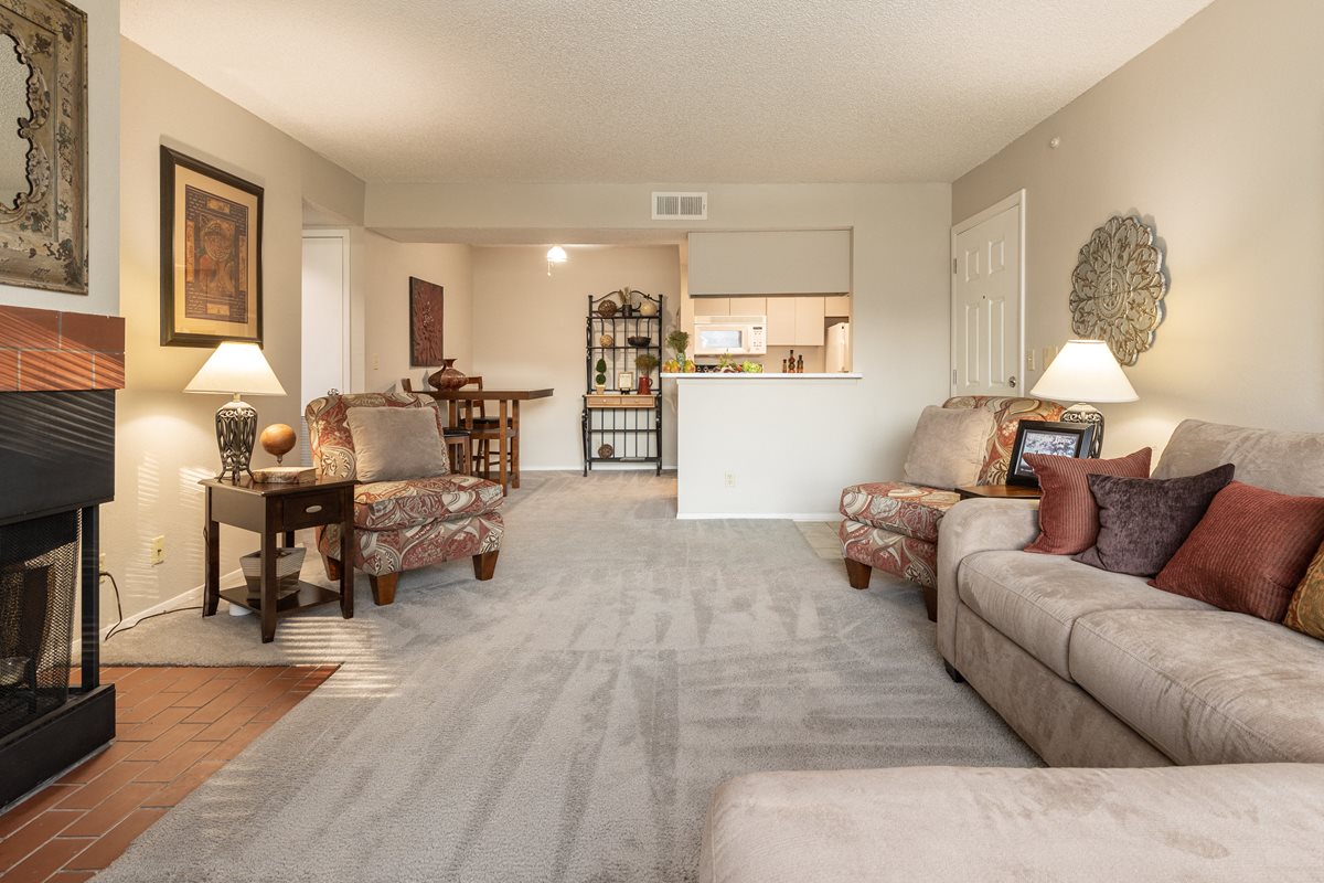 The Lakes Apartments